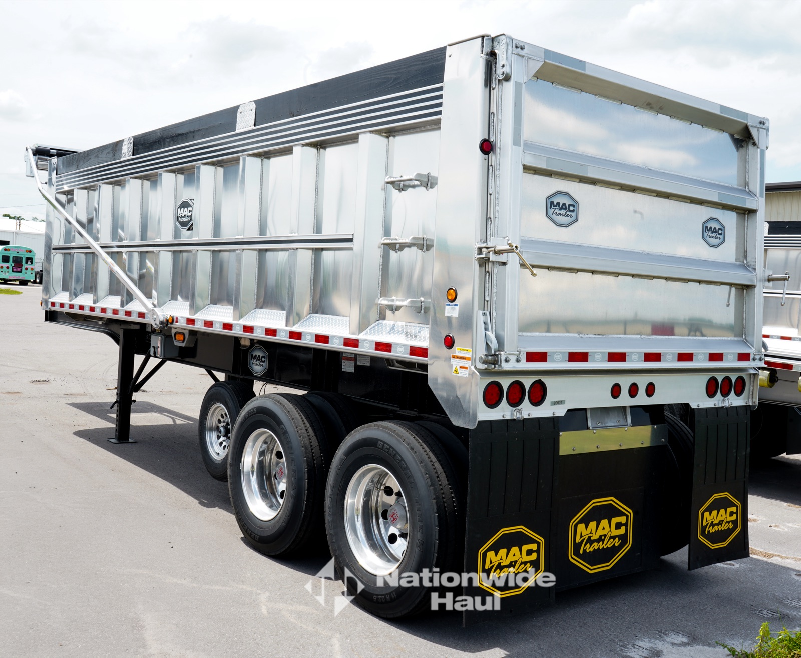 MAC FL Lightweight dump trailer, rear and tailgate